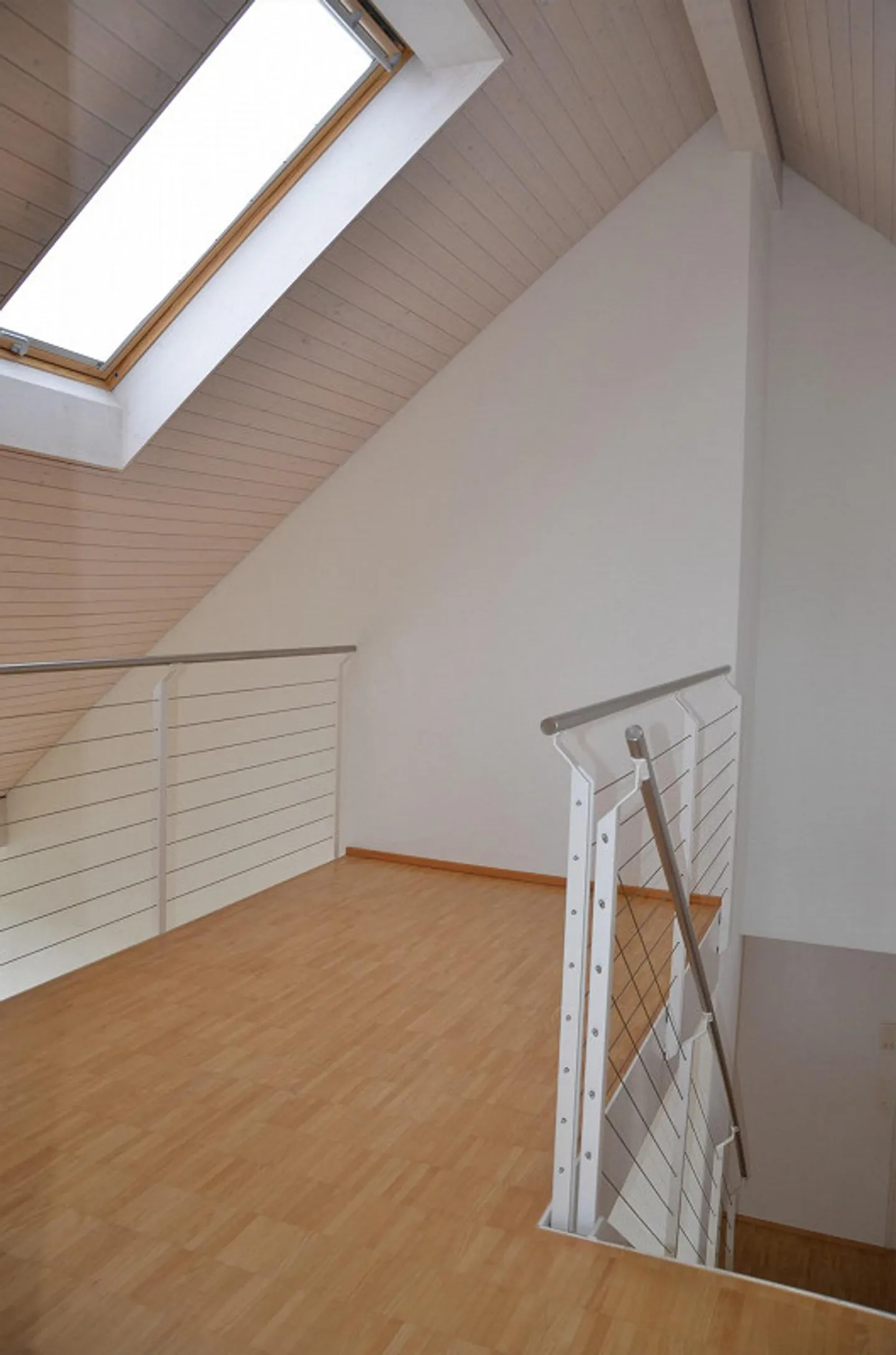 Spacious and Bright Penthouse Apartment - Photo 5 of 8