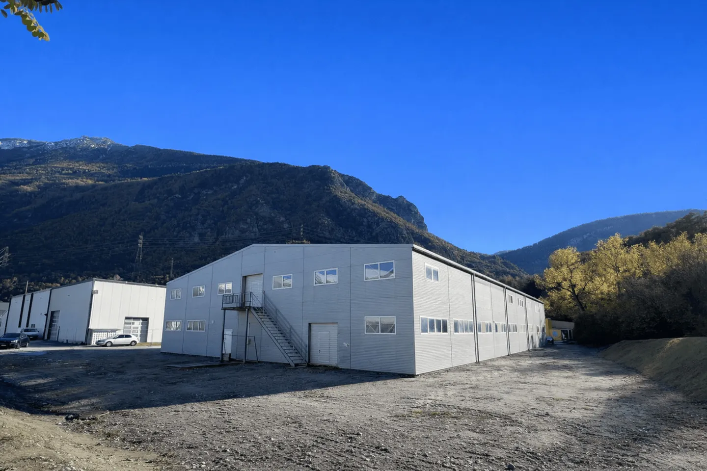 SIERRE - HALLE INDUSTRIELLE DE 2'200 M2 AVEC PROJET DE TRANSFORMATION - Foto 8 von 13