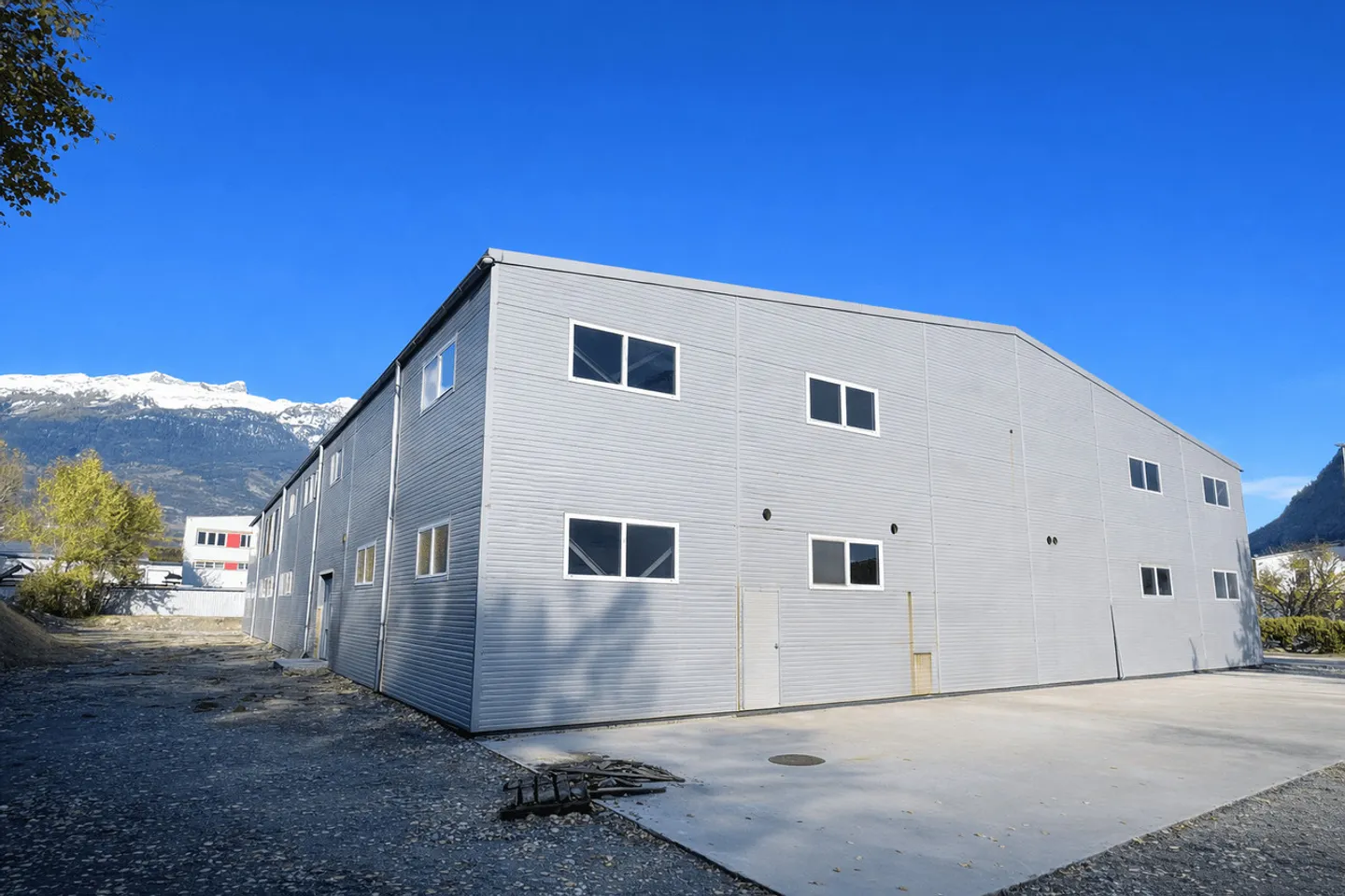 SIERRE - HALLE INDUSTRIELLE DE 2'200 M2 AVEC PROJET DE TRANSFORMATION - Foto 7 von 13