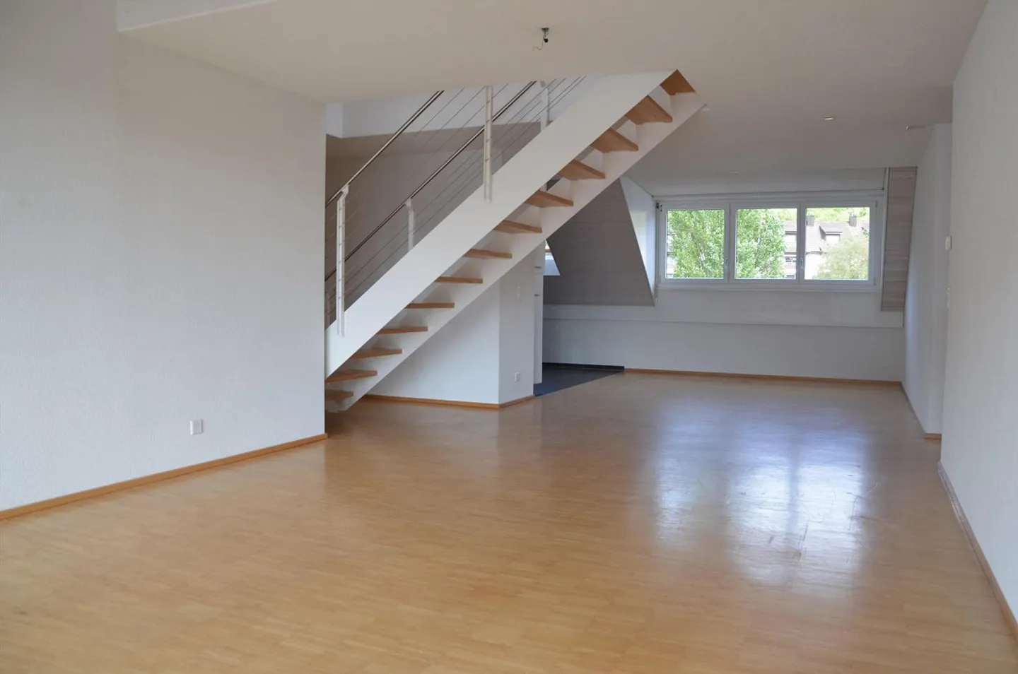 Spacious and Bright Penthouse Apartment - Photo 3 of 8