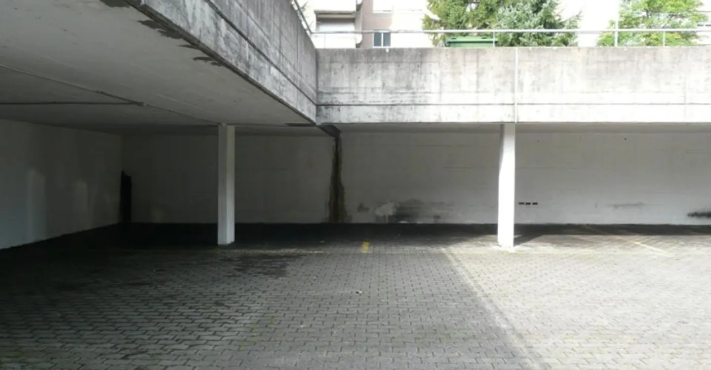 Parking extérieur à louer à Zurich Leimbach - Photo 2 sur 2