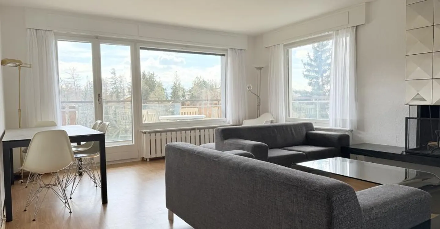 Charming Apartment - Photo 1 of 12