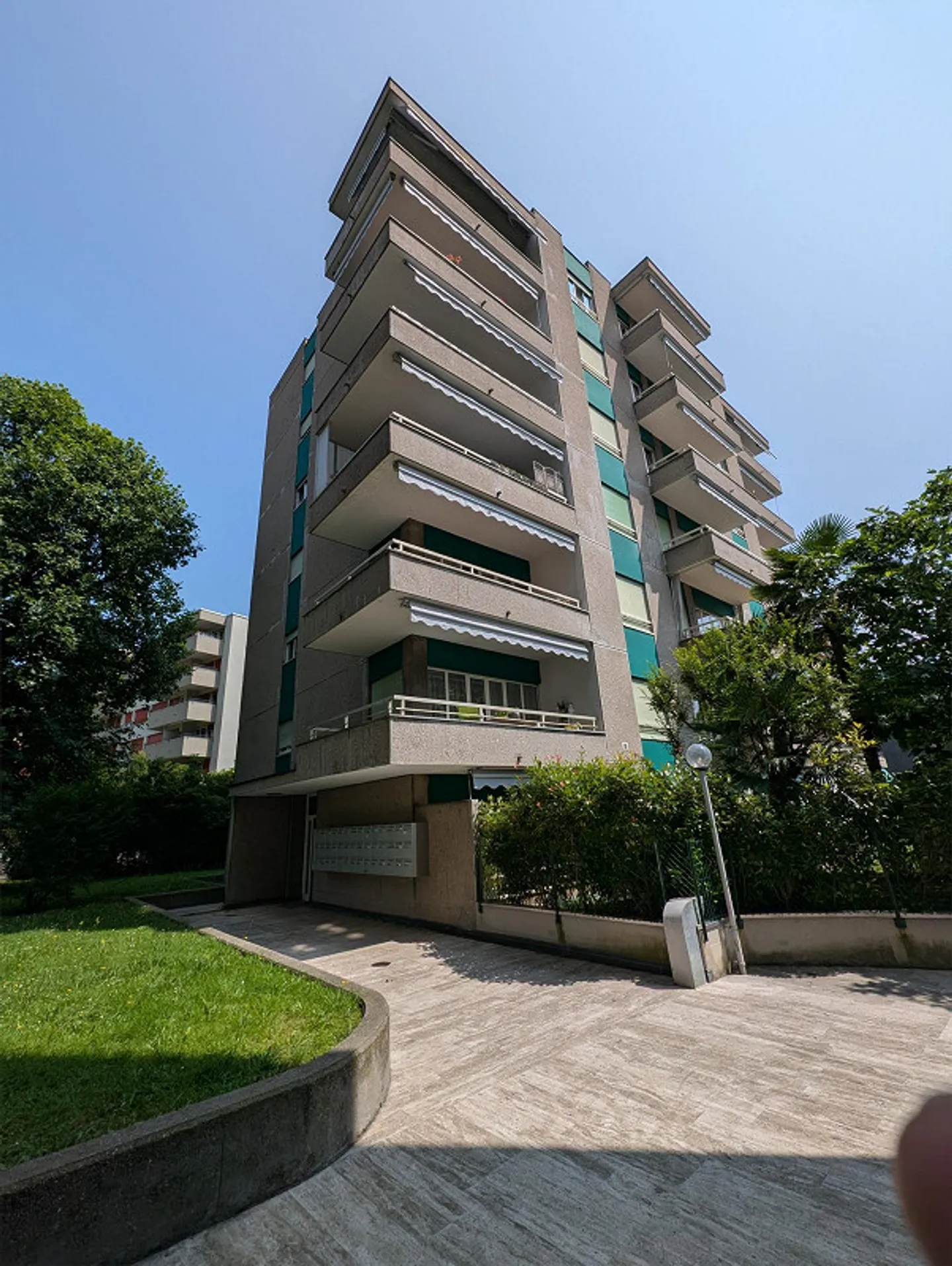 Appartamento accogliente di 3,5 stanze con terrazza e giardino - Foto 12 di 14