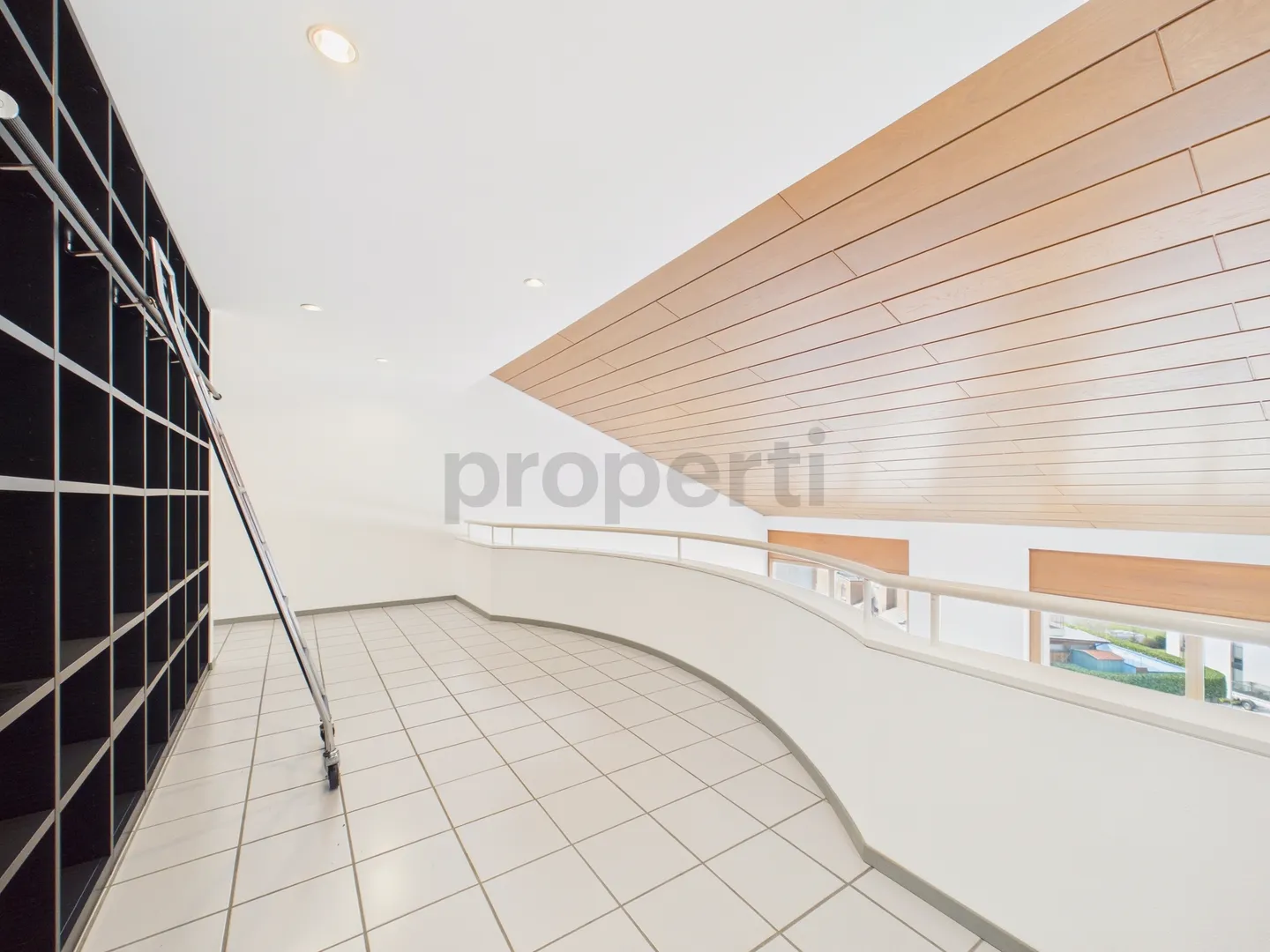 Elegante Villa mit Seeblick - Foto 8 von 11