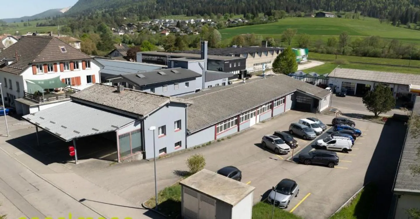 Immeuble industriel à Corgémont - Photo 1 sur 13