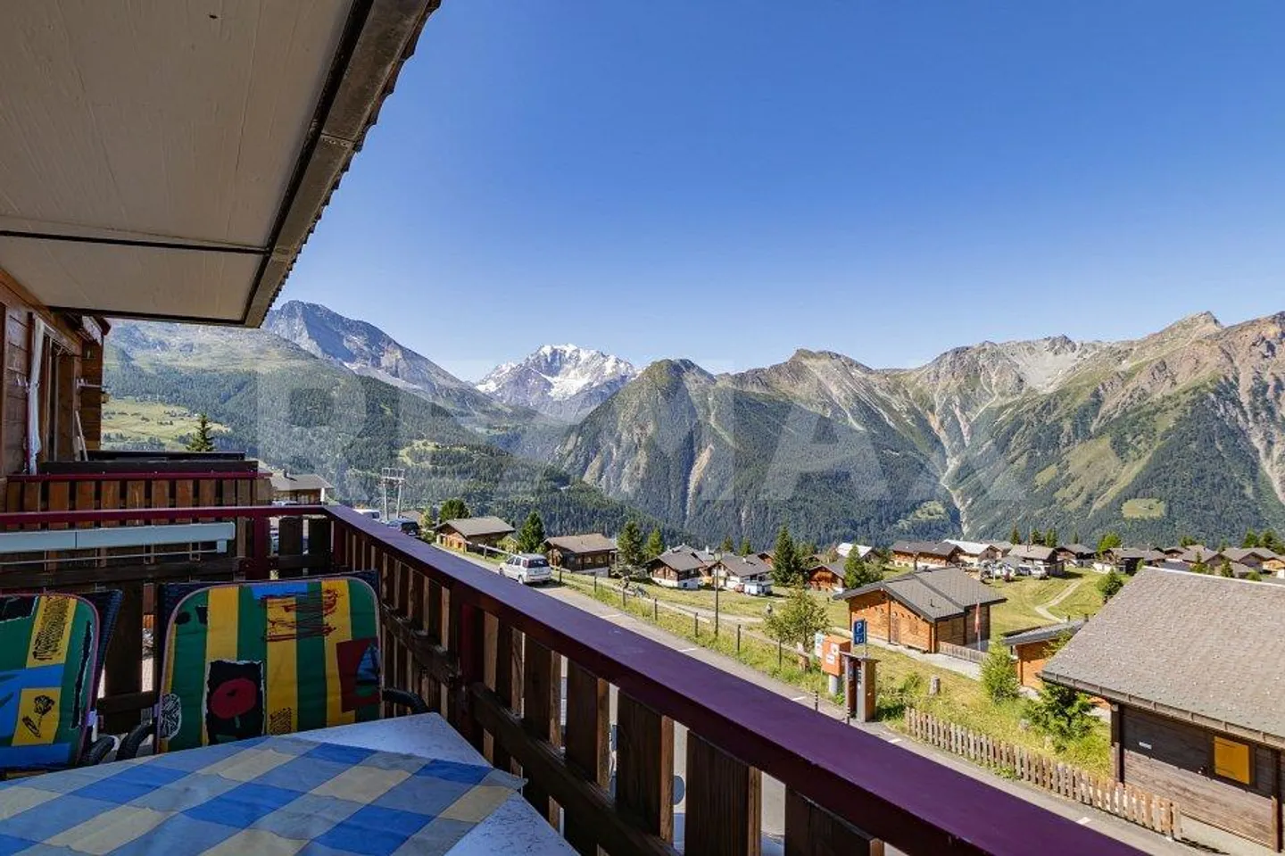 Small holiday apartment with a great view - Photo 8 of 9