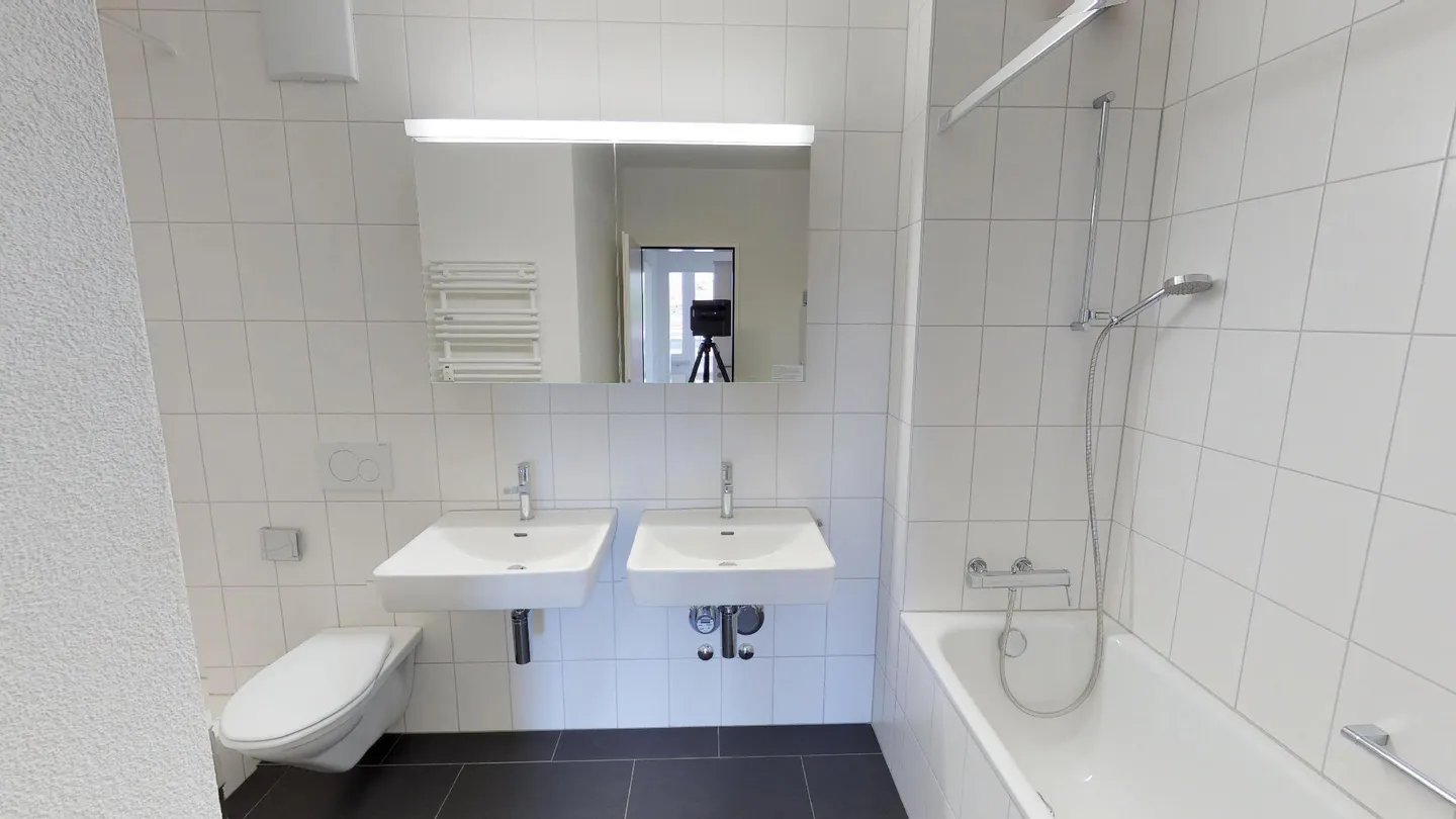 Vivere con piscina nel giardino in un quartiere tranquillo! - Foto 4 di 5