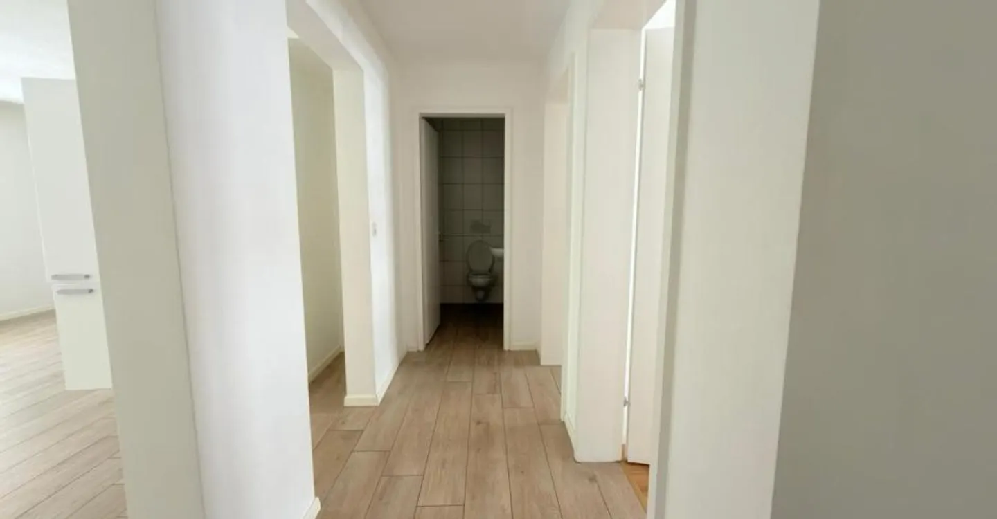 Appartement lumineux de 3.5 pièces avec balcon à Nidau - Photo 1 sur 9