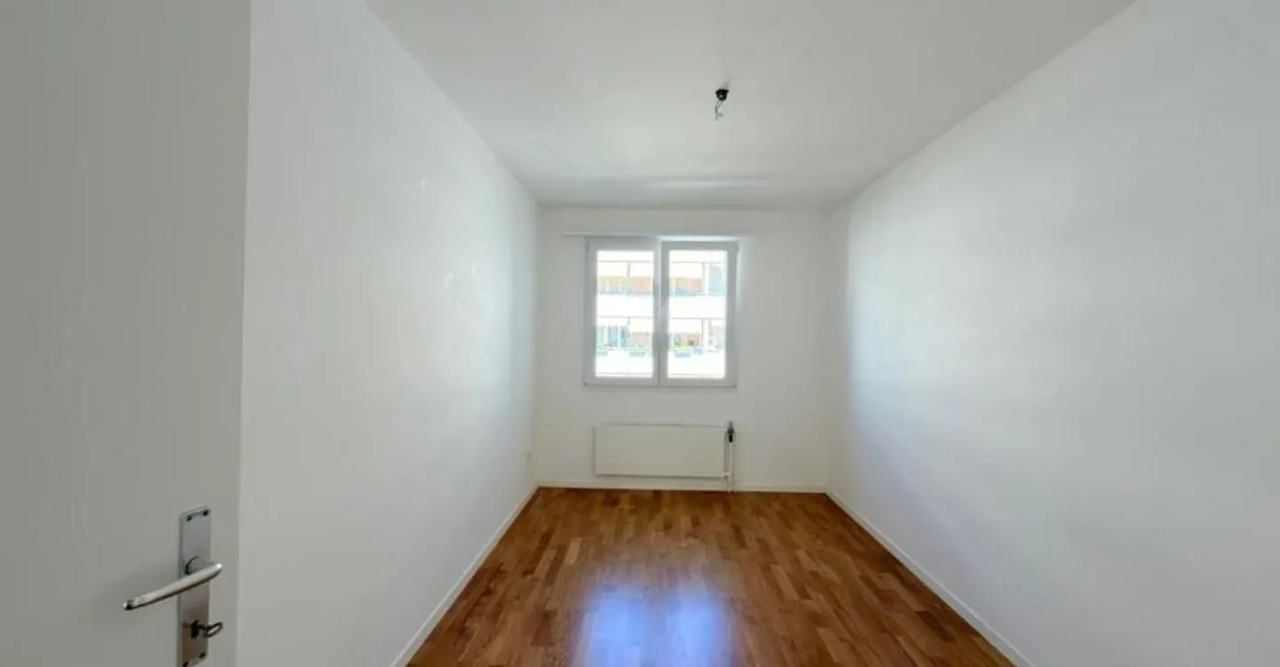 Appartement lumineux de 3.5 pièces avec balcon à Nidau - Photo 2 sur 9