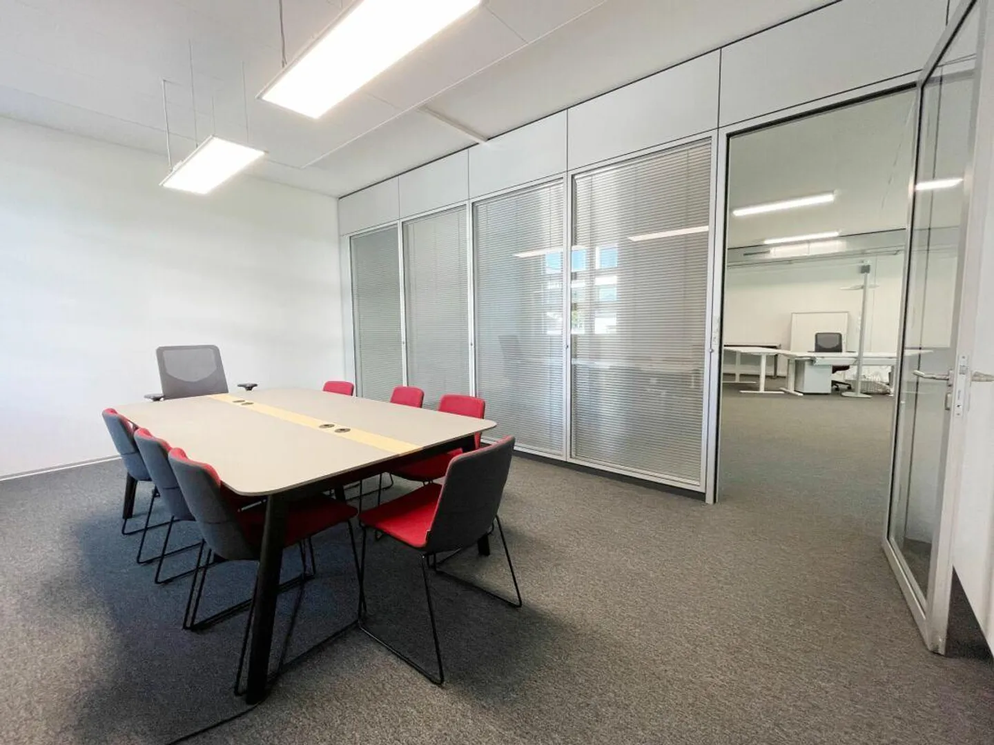 Office and commercial space in the representative Platinum - Photo 4 of 13