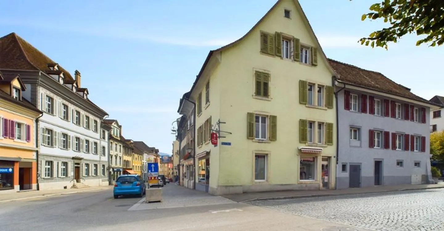 Magnifique et grand immeuble avec un local commercial - Foto 4 di 8