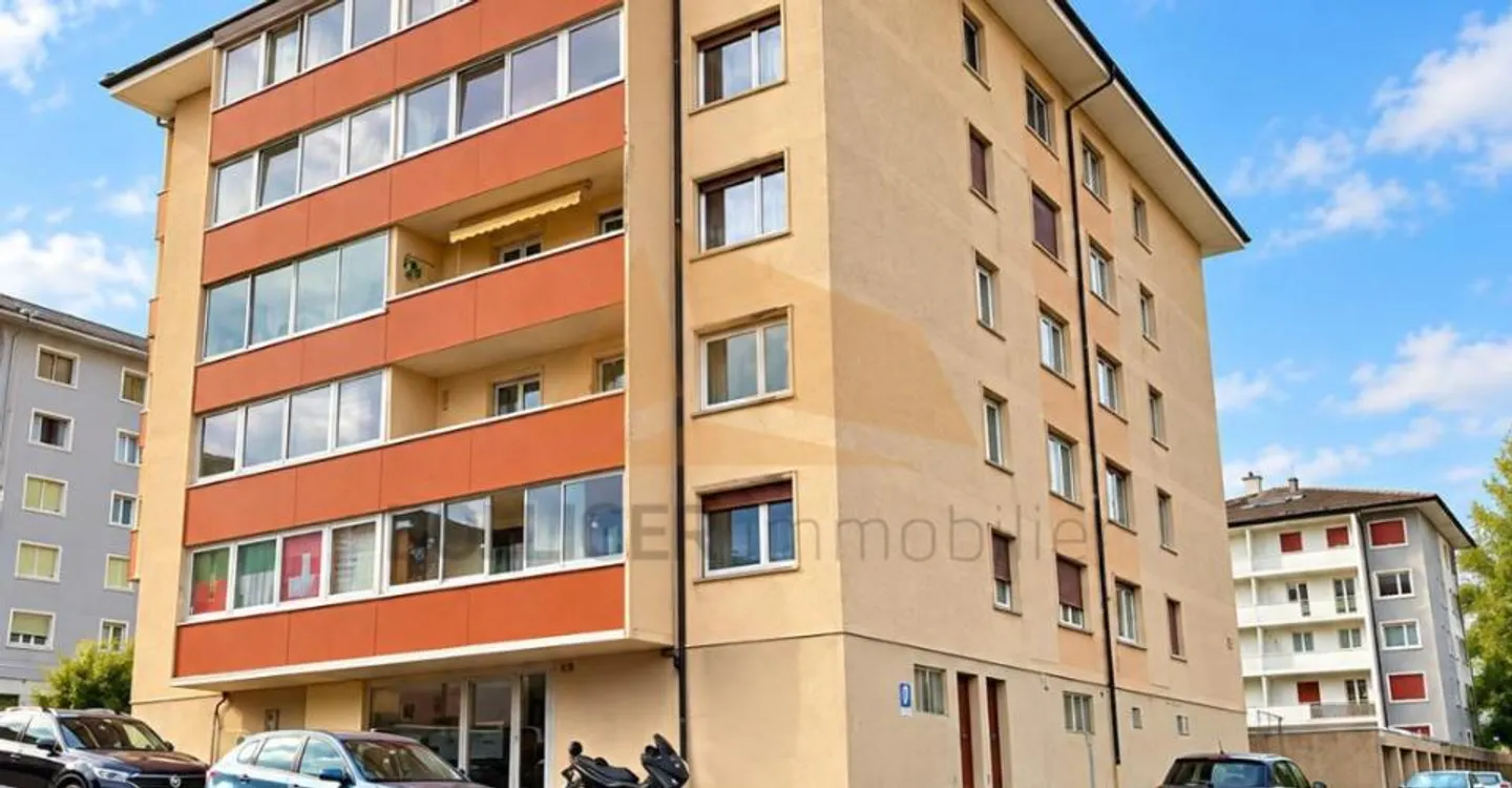 FOR SALE 3-room apartment in PPE and garage-box - Photo 1 of 9