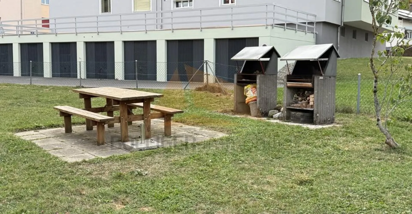FOR SALE 3-room apartment in PPE and garage-box - Photo 4 of 9