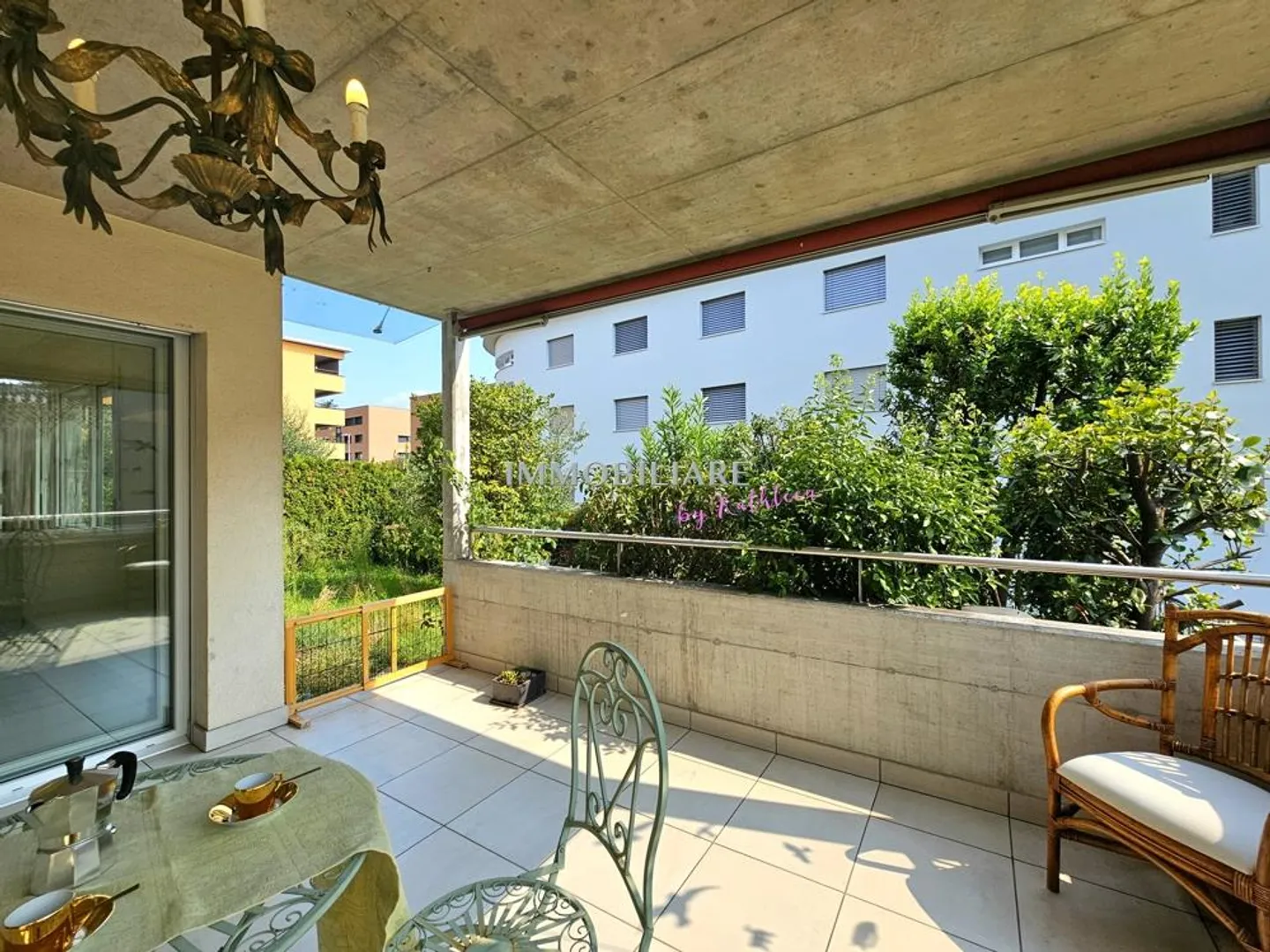 Appartamento luminoso con giardino - Foto 4 di 14