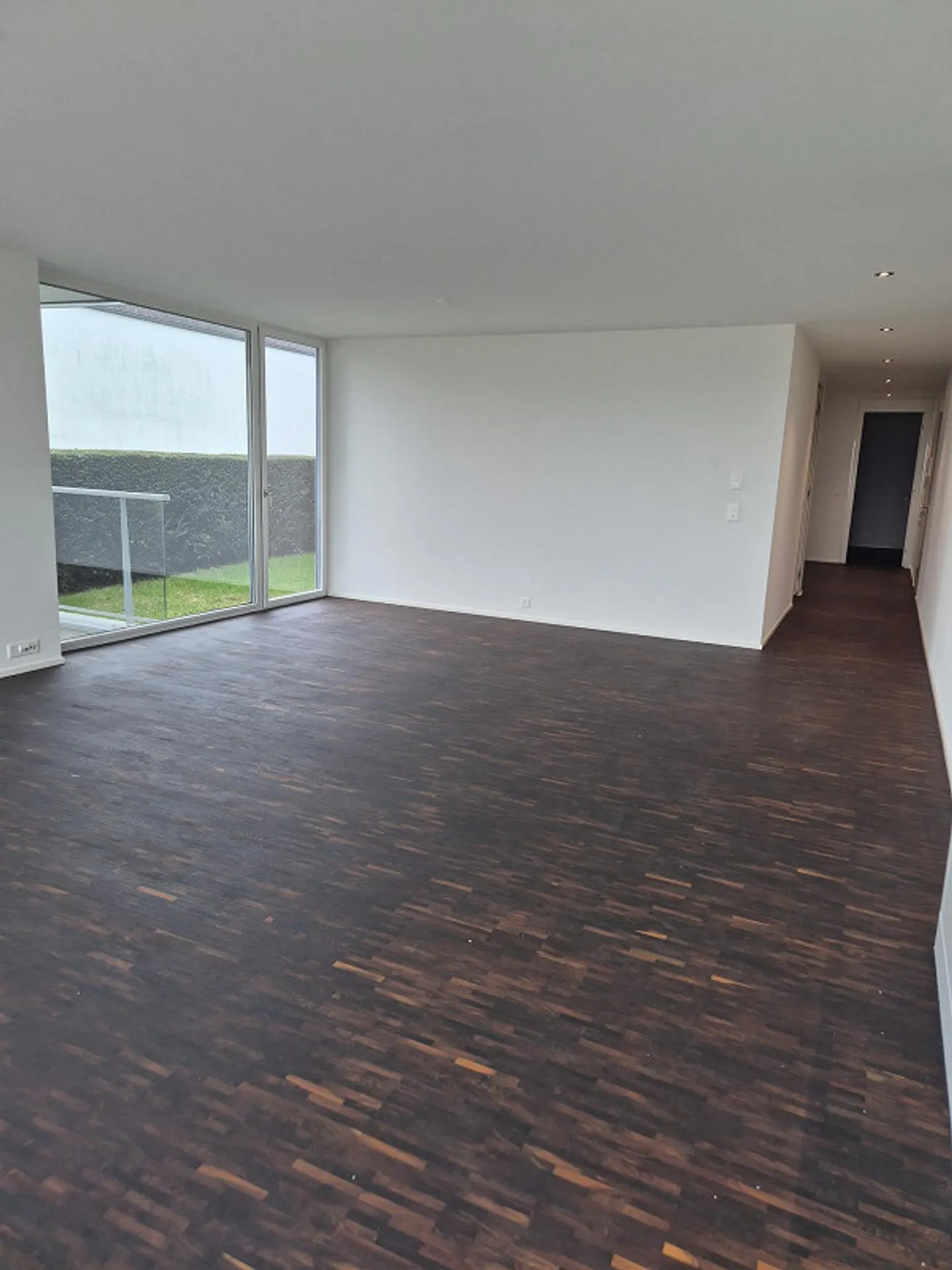 3.5-Zimmerwohnung an ruhiger Lage mit Blick auf den Pfannenstiel - Foto 4 von 9