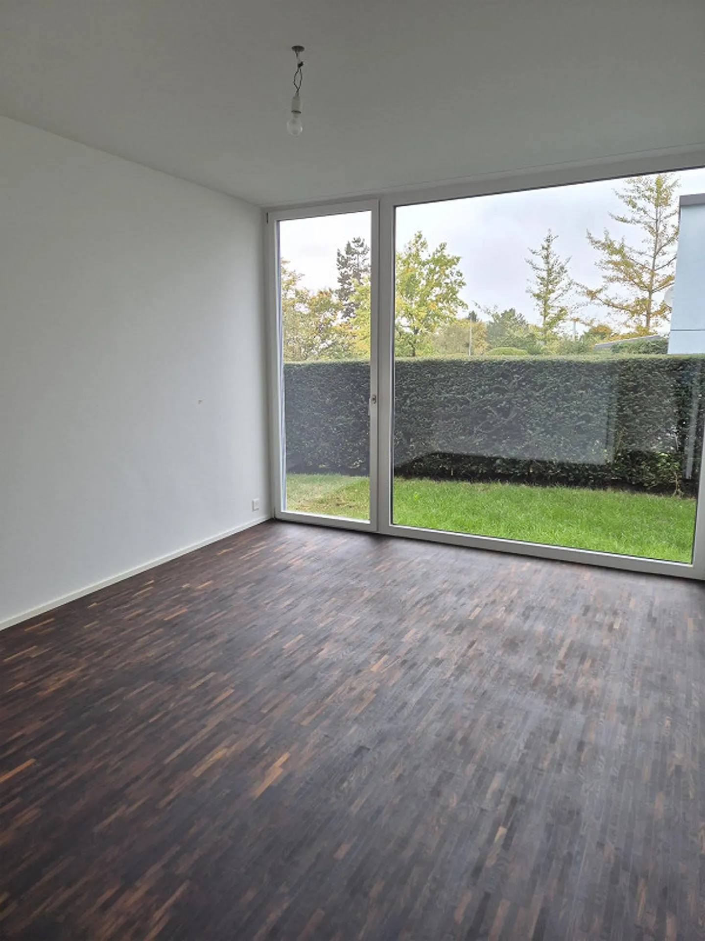 3.5-Zimmerwohnung an ruhiger Lage mit Blick auf den Pfannenstiel - Foto 6 von 9