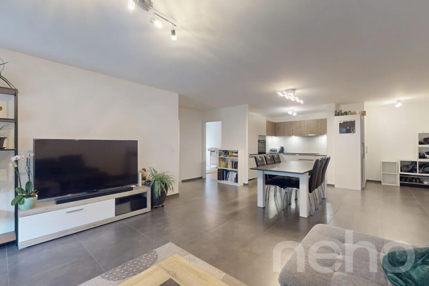 Bell'appartamento nuovo con giardino in una piccola condominio - Foto 5 di 12