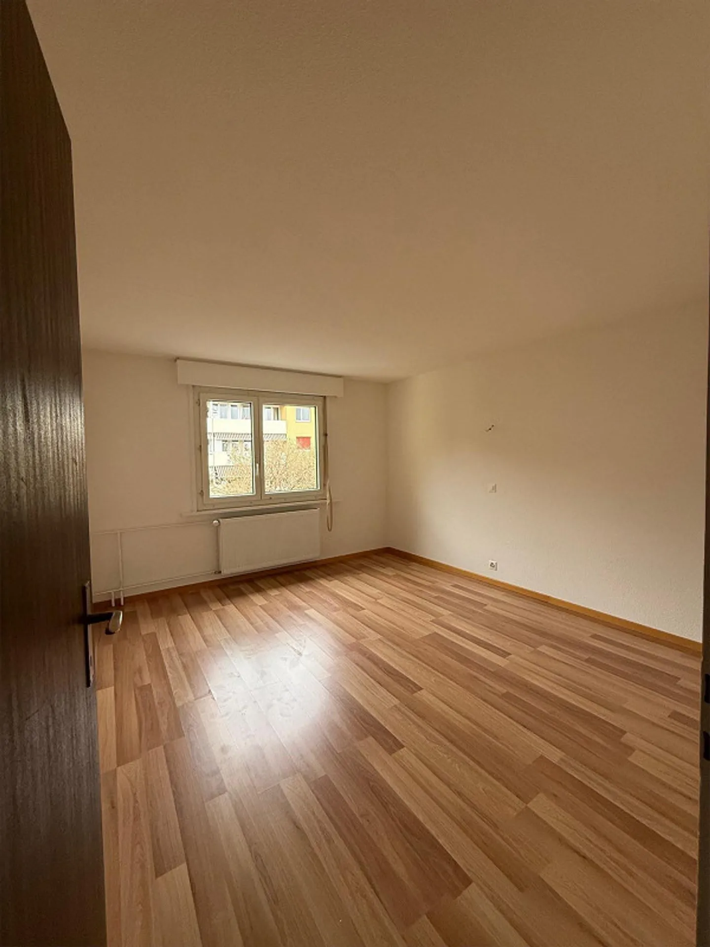 Appartamento spazioso con vista lago - Foto 4 di 7