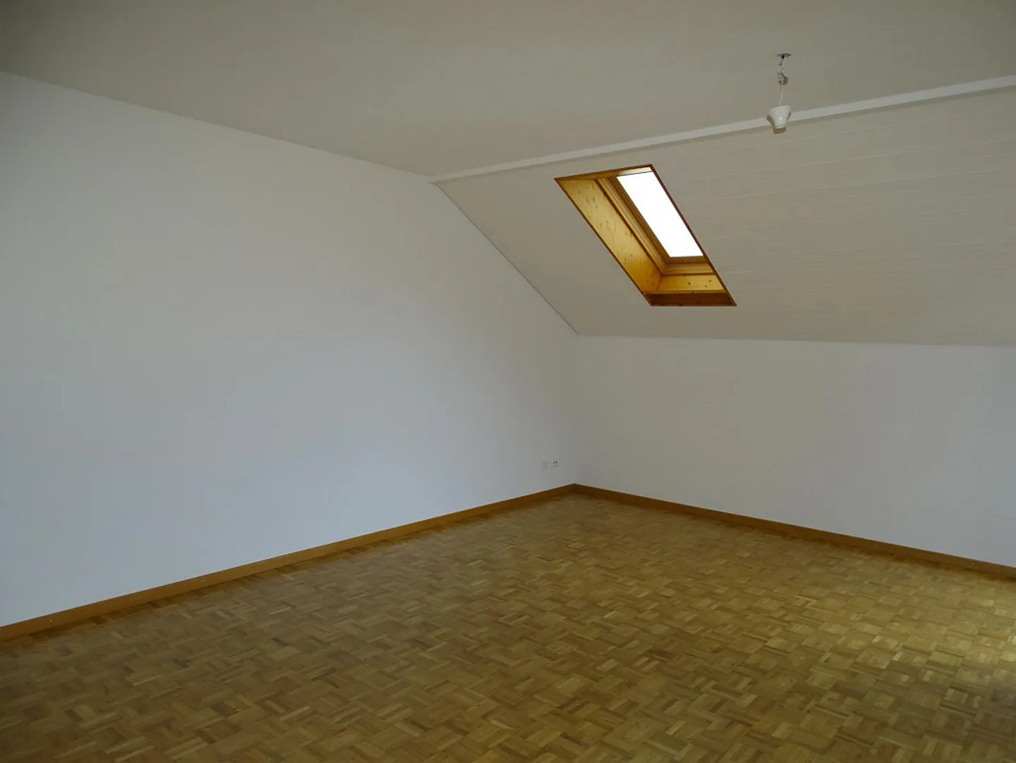 Zona residenziale tranquilla! - Foto 3 di 10