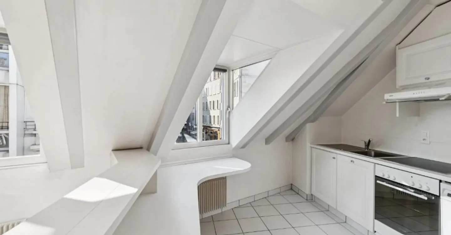 PLEIN CENTRE DE GENÈVE ? RUES BASSES ? ÉLÉGANT DUPLEX AVEC ASCENSEUR - Foto 2 von 11