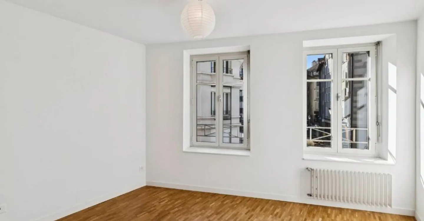 PLEIN CENTRE DE GENÈVE ? RUES BASSES ? ÉLÉGANT DUPLEX AVEC ASCENSEUR - Foto 5 von 11