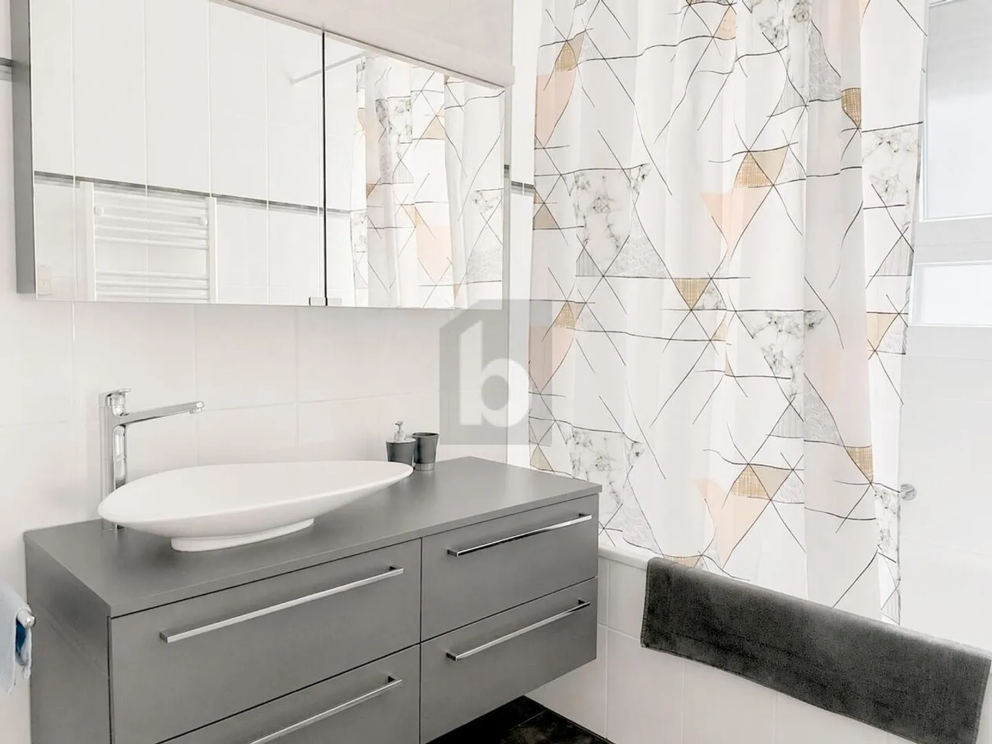 Appartement Moderne Meublé Proche Gare - Photo 5 sur 6