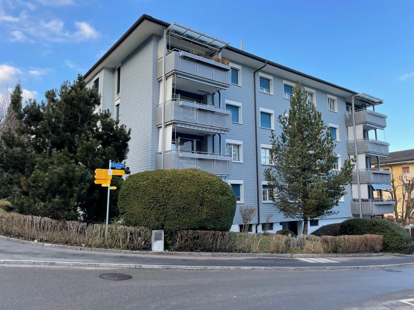 Outdoor parking space for rent - Photo 1 of 2