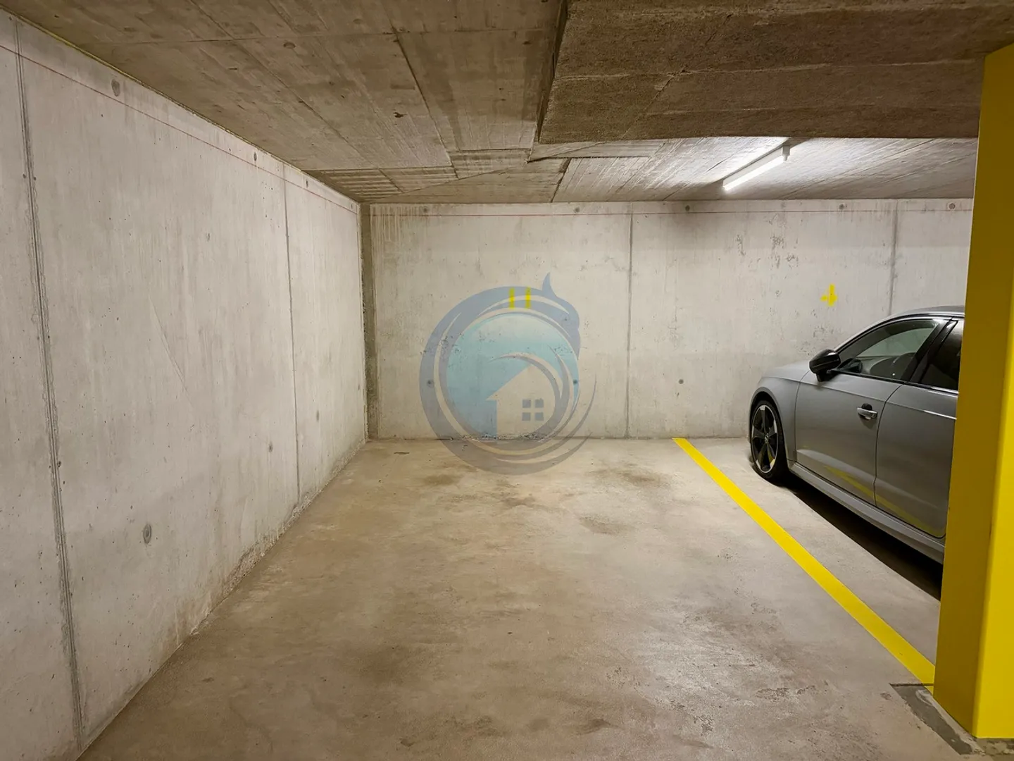 Posto Auto Interno Vicino alla Stazione - Foto 3 di 4