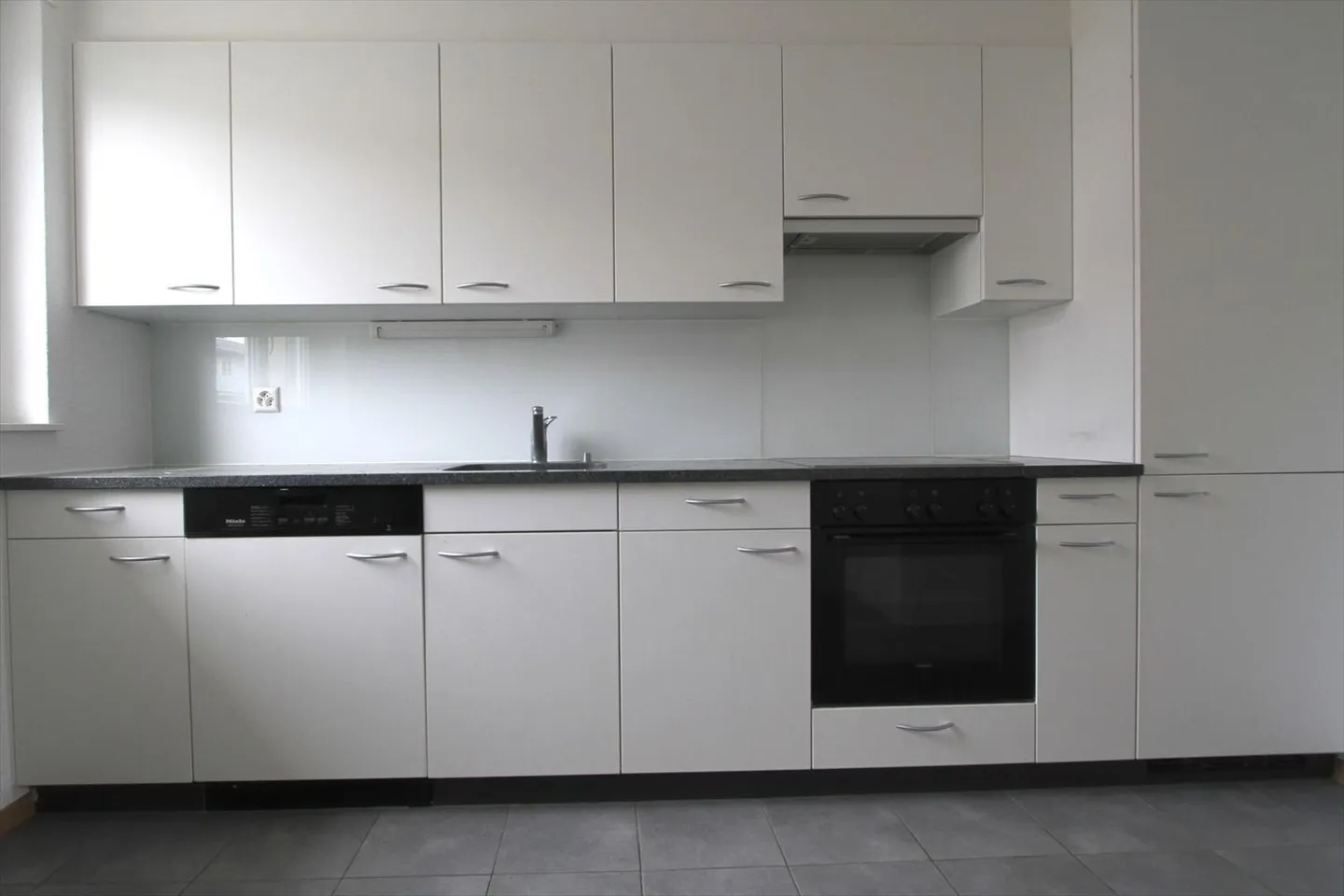 Magnifico appartamento di 4 stanze con balcone - Foto 1 di 6