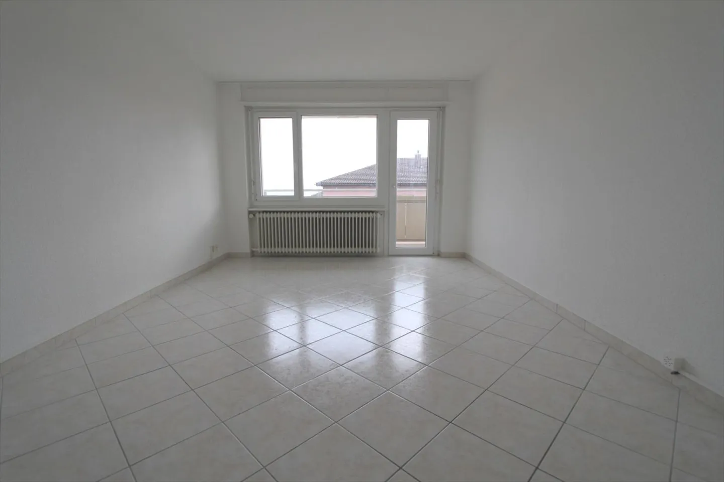 Magnifico appartamento di 4 stanze con balcone - Foto 2 di 6