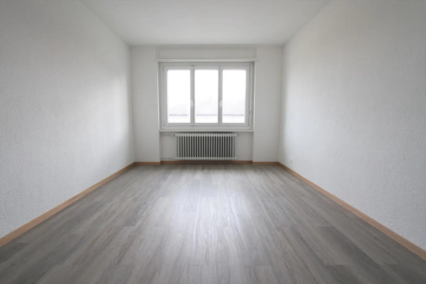 Magnifico appartamento di 4 stanze con balcone - Foto 3 di 6
