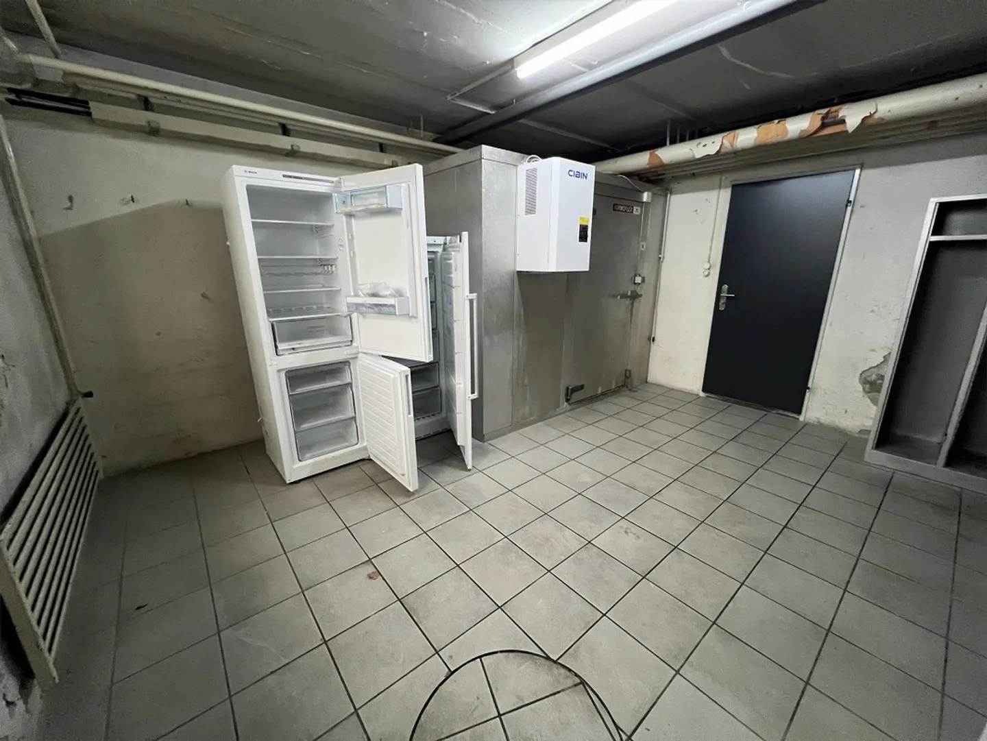 Bar opérationnelle avec équipements de pointe directement à la gare de Wil SG - Photo 17 sur 21