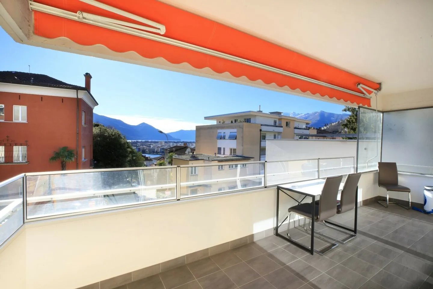 MURALTO - Nous vendons un spacieux 4½ pièces également comme résidence secondaire - Photo 2 sur 16