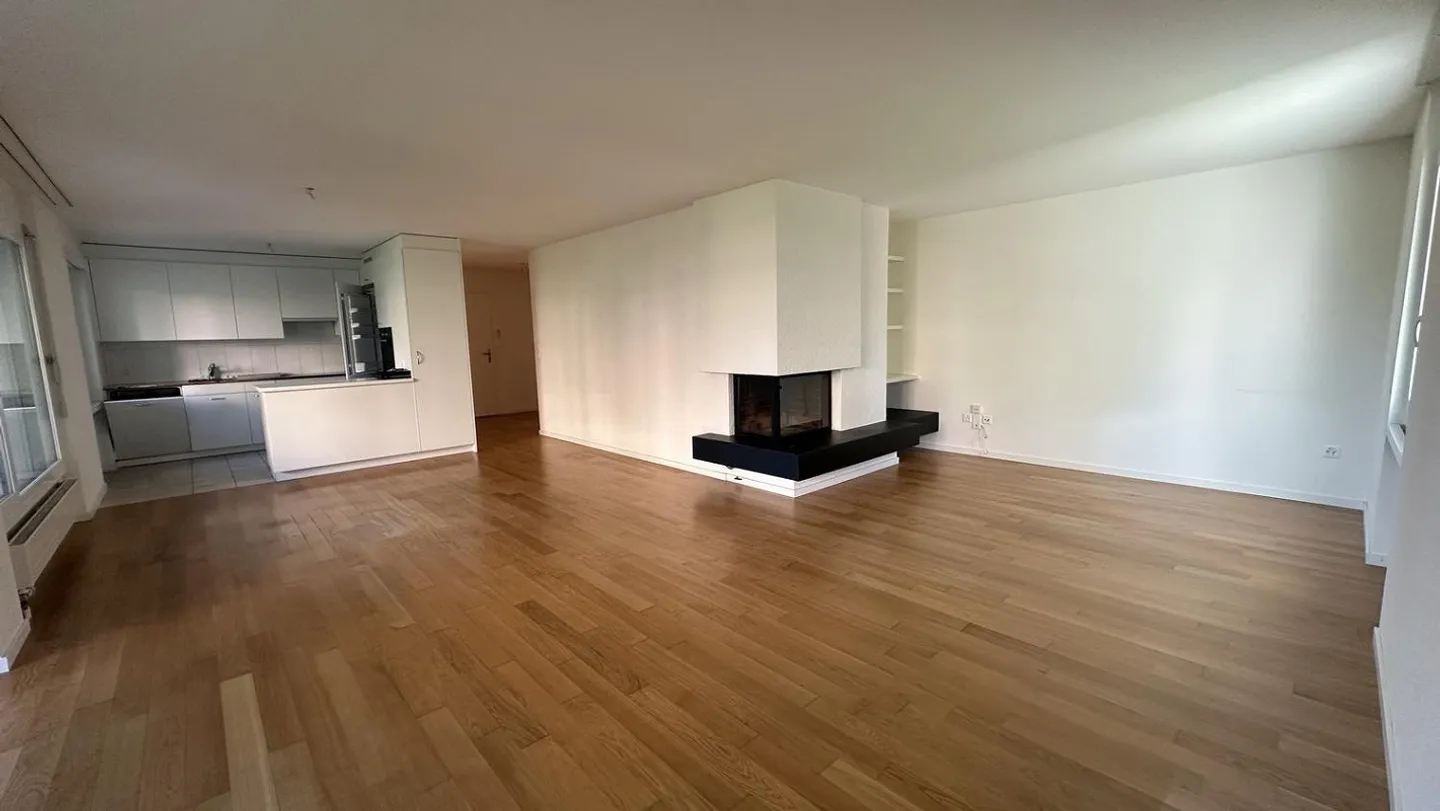 Spacious apartment in a quiet location - Photo 3 of 13