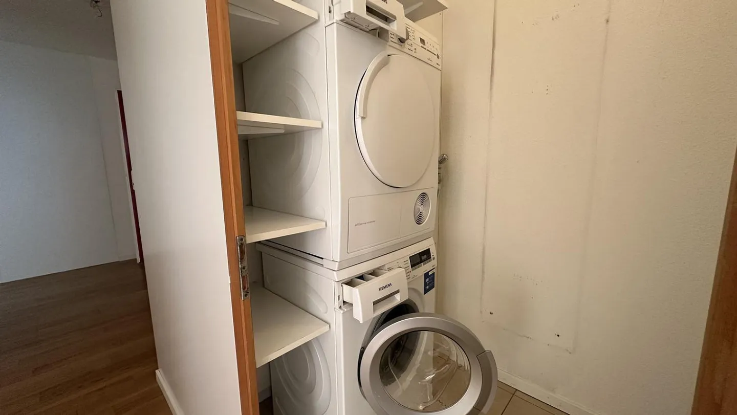Spacious apartment in a quiet location - Photo 8 of 13
