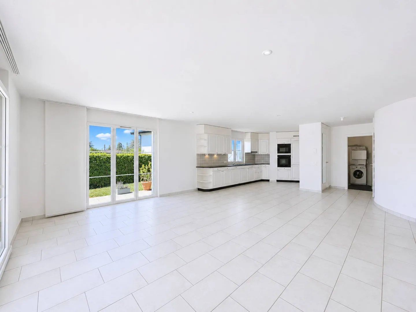 Appartamento spazioso di 5,5 stanze con terrazza e grande giardino - Foto 3 di 7