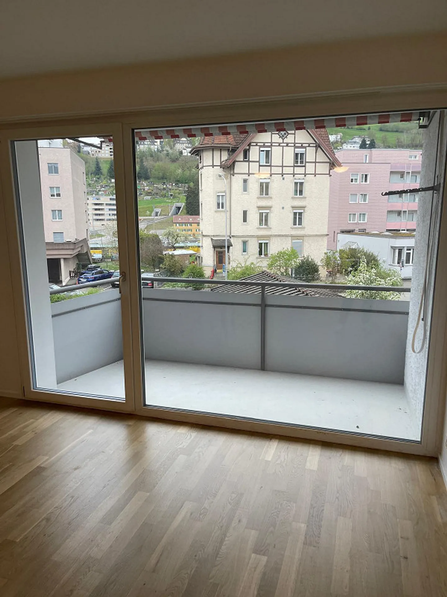 Appartamento moderno e tranquillo di 3,5 stanze con balcone nel quartiere di St. Otmar - Foto 8 di 12