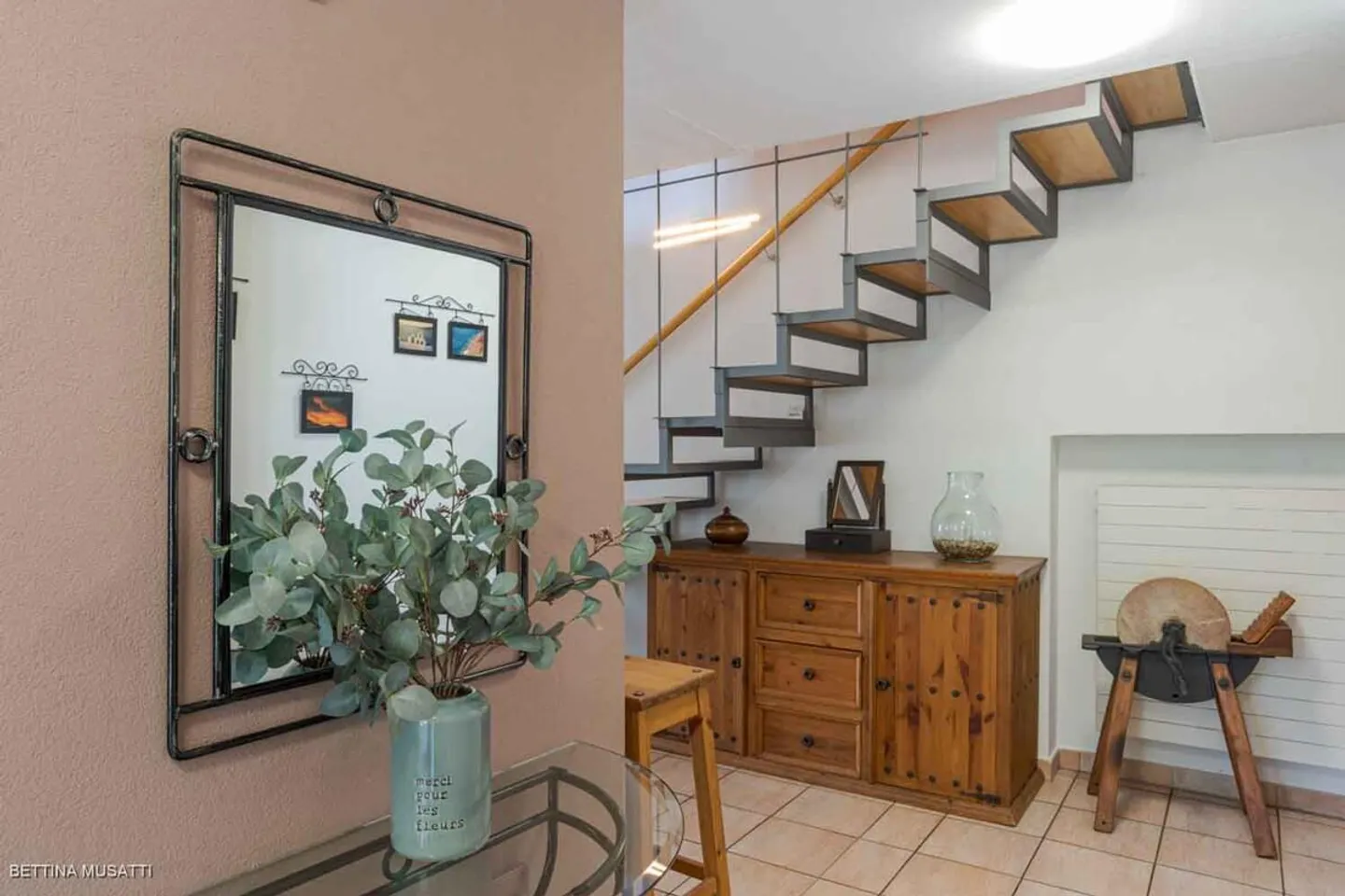 CAPOLAGO – TYPISCHES HAUS MIT KELLER: TRADITION UND ENTSPANNUNG - Foto 5 von 14