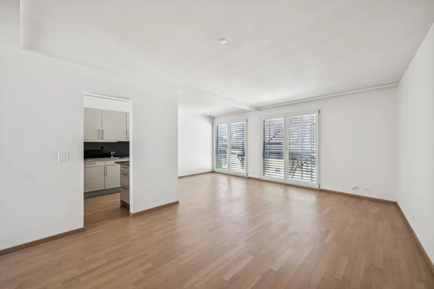 Spacious and bright magnificent penthouse close to Lake Geneva - Photo 2 of 11