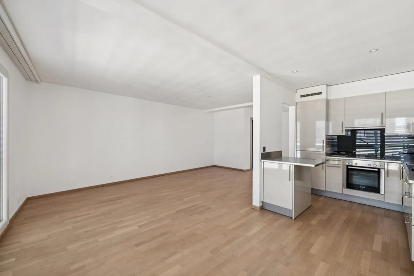 Spacious and bright magnificent penthouse close to Lake Geneva - Photo 5 of 11