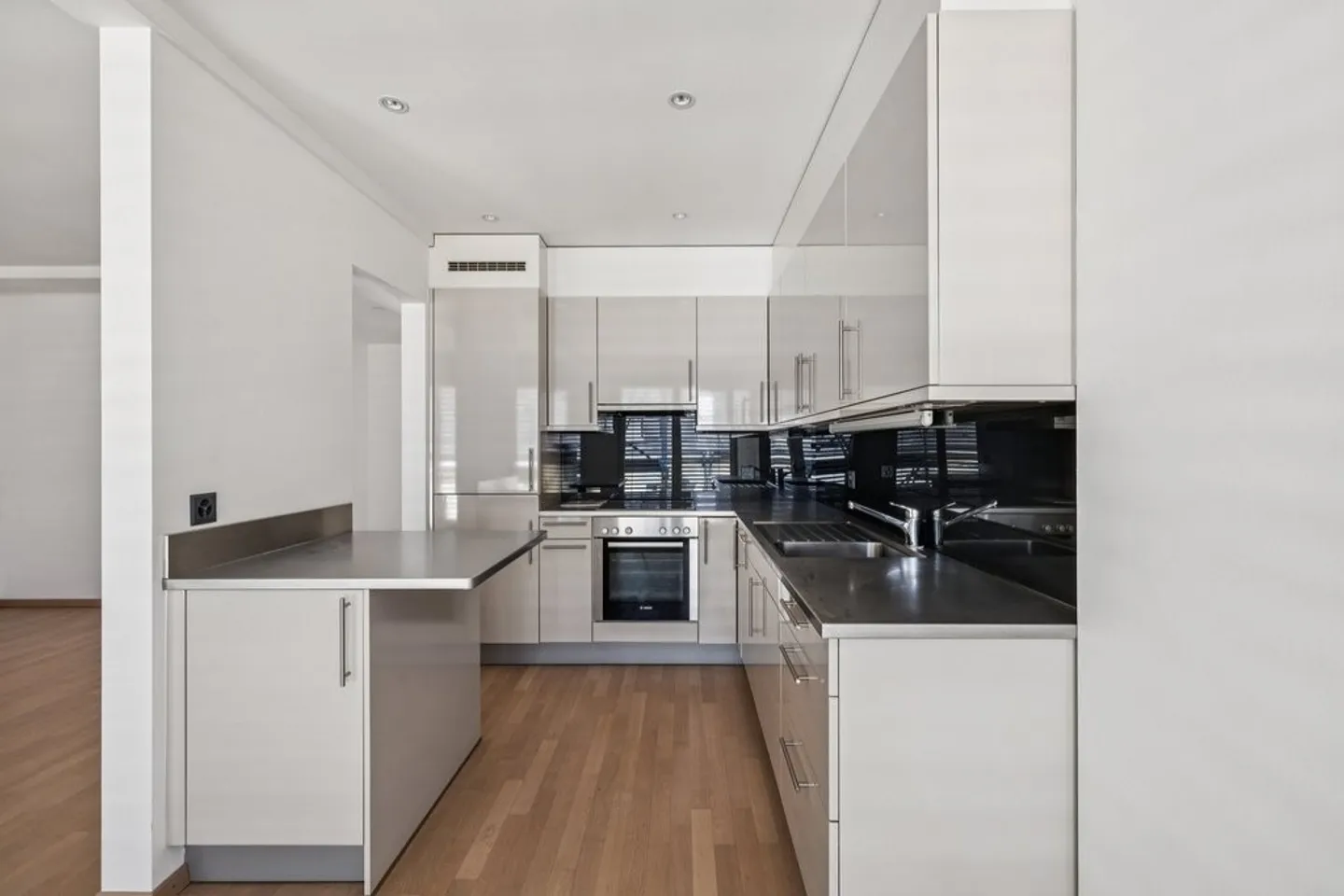 Spacious and bright magnificent penthouse close to Lake Geneva - Photo 6 of 11