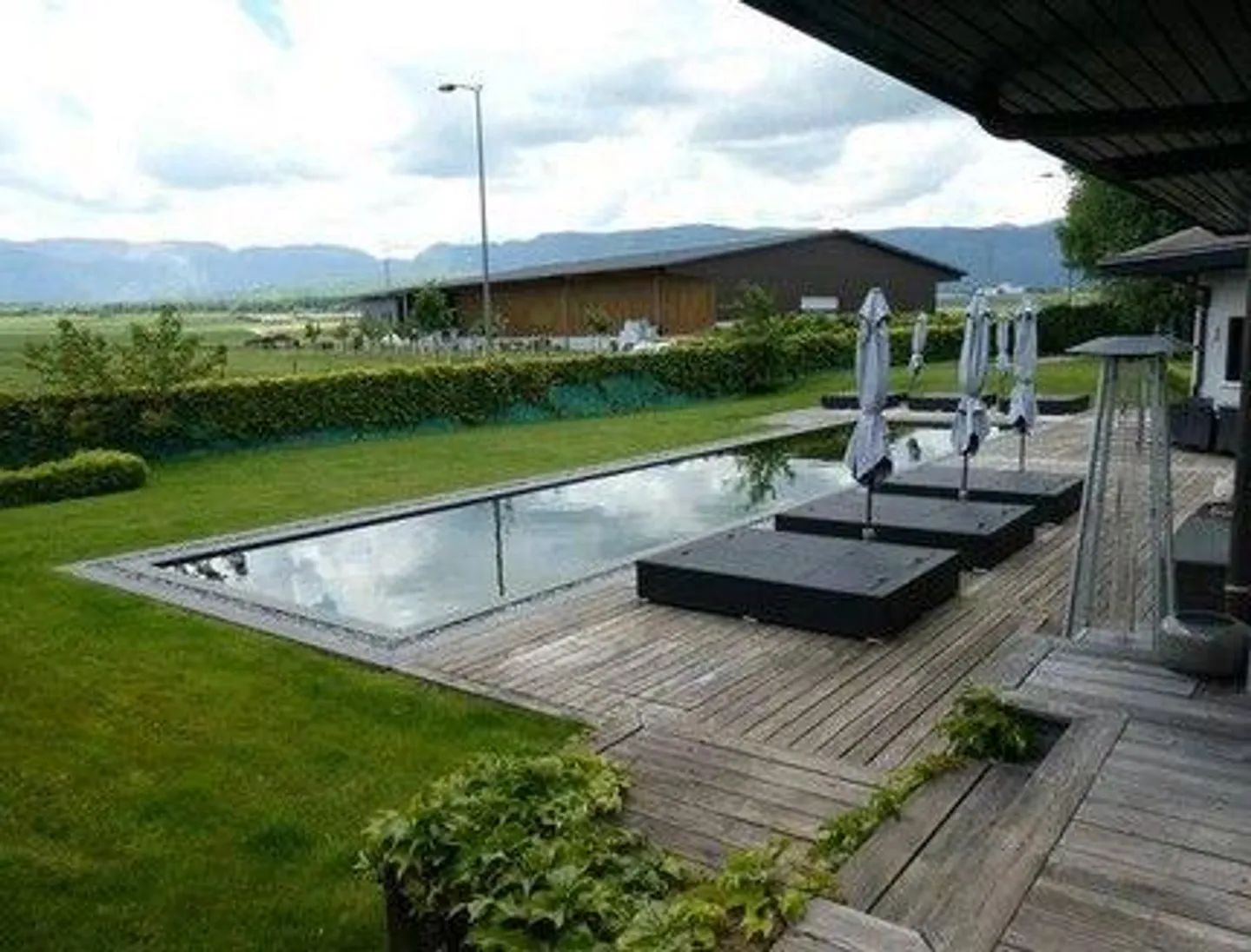 Villa indipendente con piscina - Foto 9 di 13