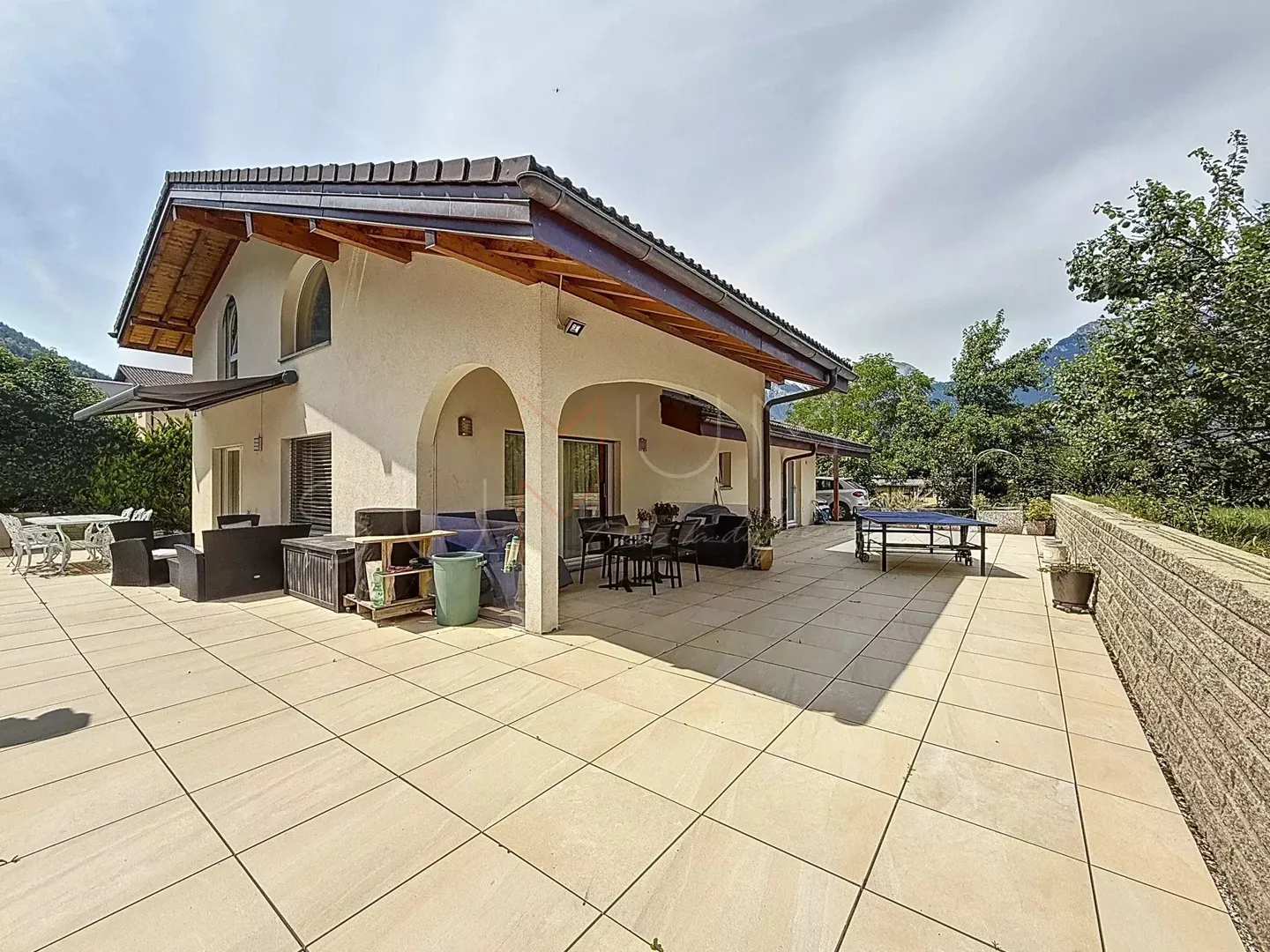 House in Aproz: Rare opportunity with large terrace and 1,200 m² plot - Photo 1 of 24