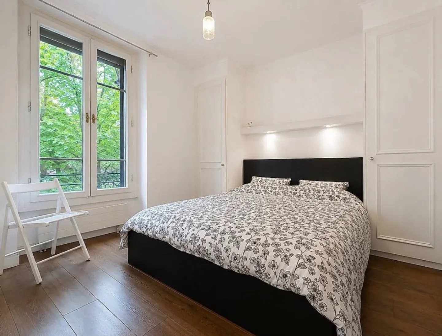 Charming Apartment in Plainpalais - Photo 6 of 7