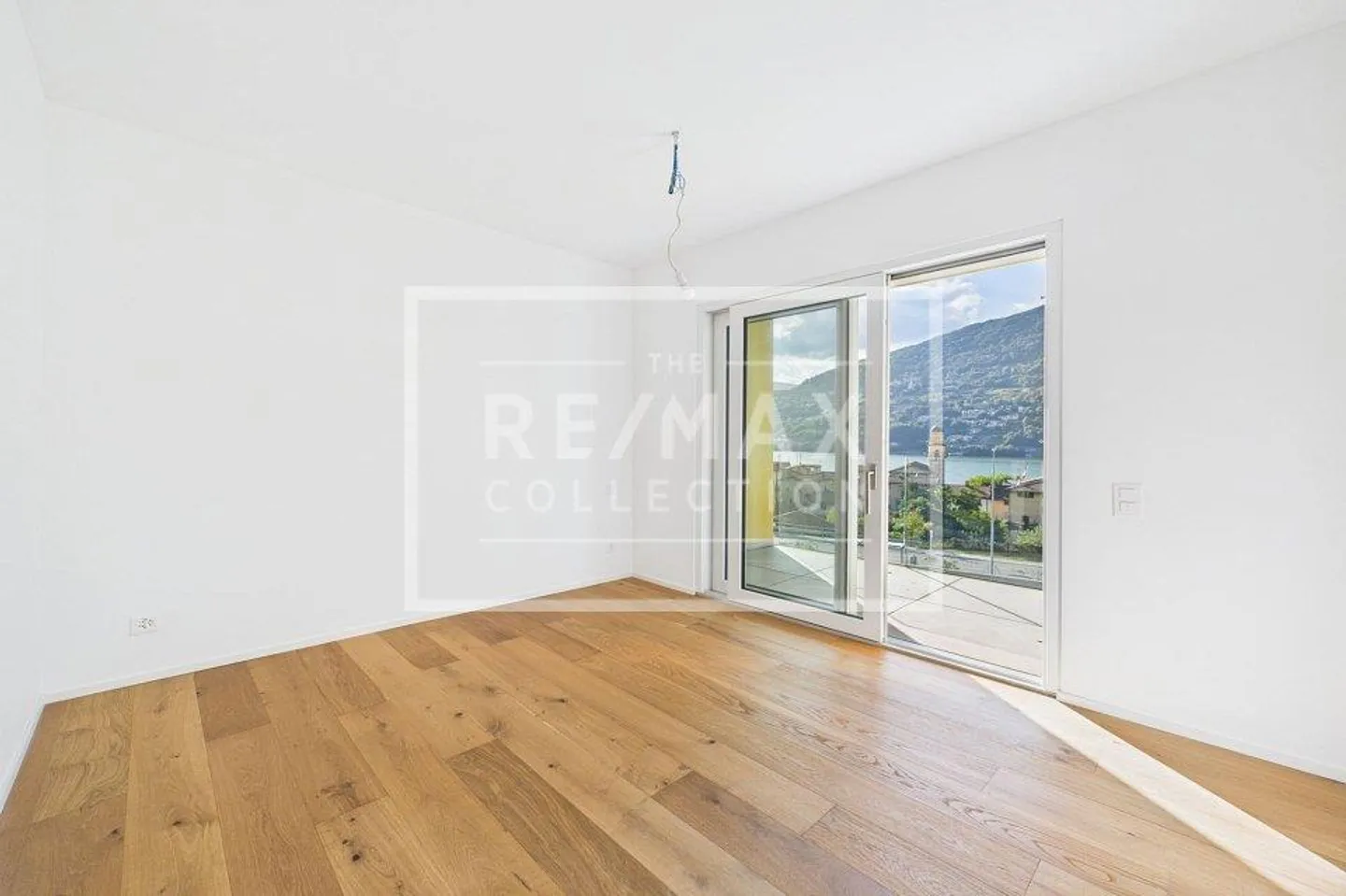 Modern apartment in a charming new residence - Photo 7 of 13