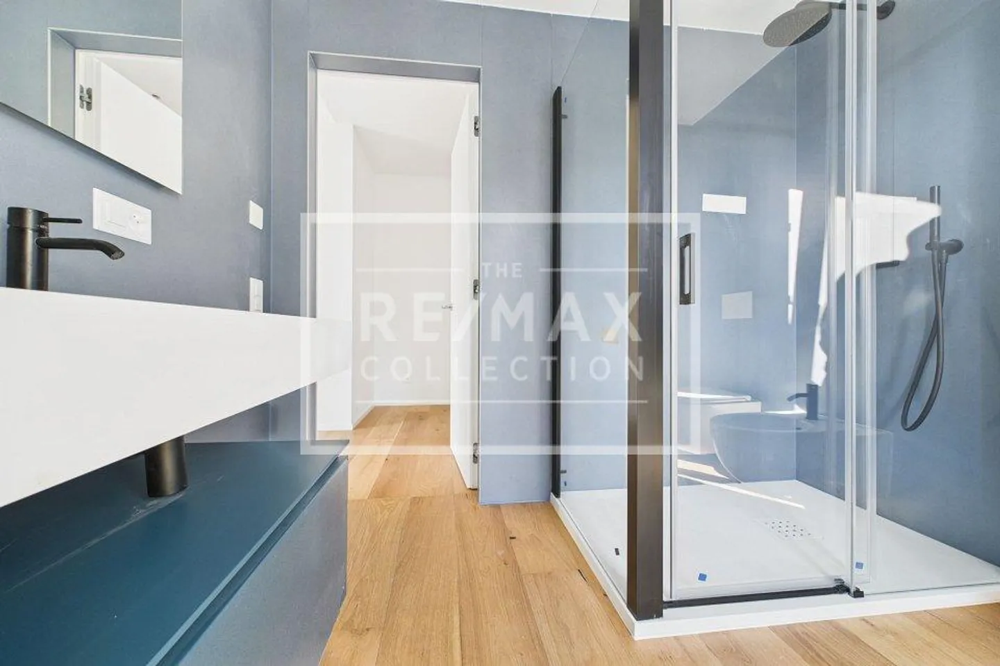 Modern apartment in a charming new residence - Photo 12 of 13