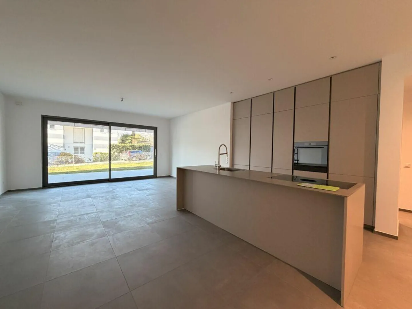 PREGASSONA · BUY OR RENT 4½ ROOMS ON THE GROUND FLOOR WITH GARDEN - Photo 2 of 9