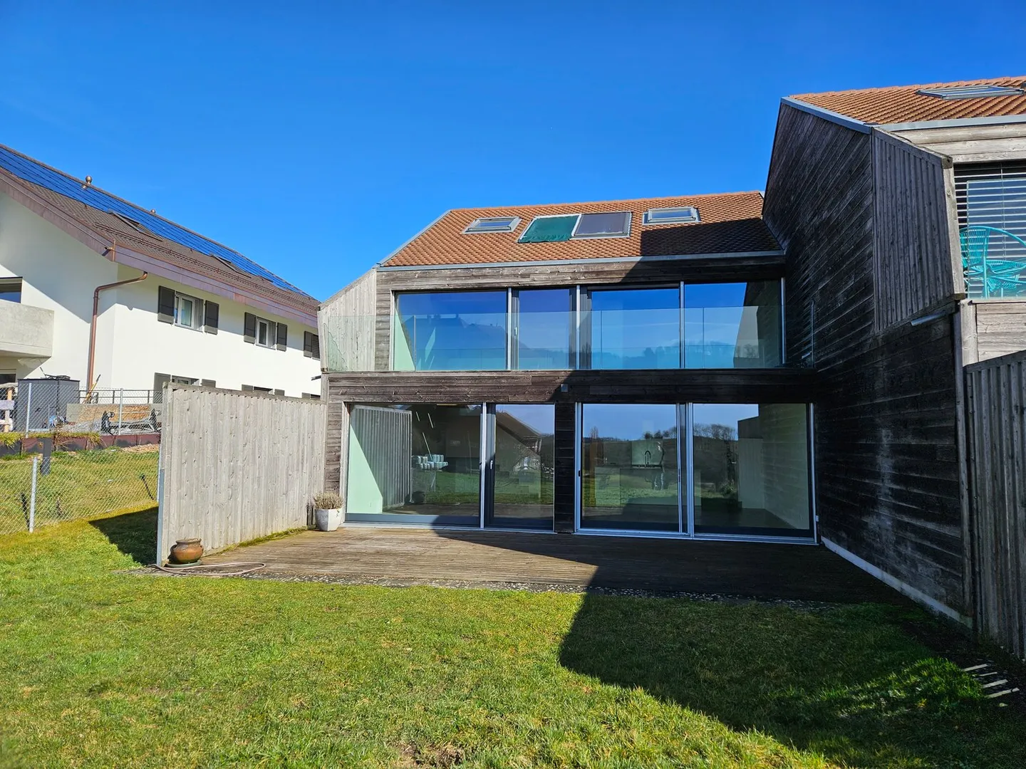 Spacious Row Villa - Photo 10 of 10