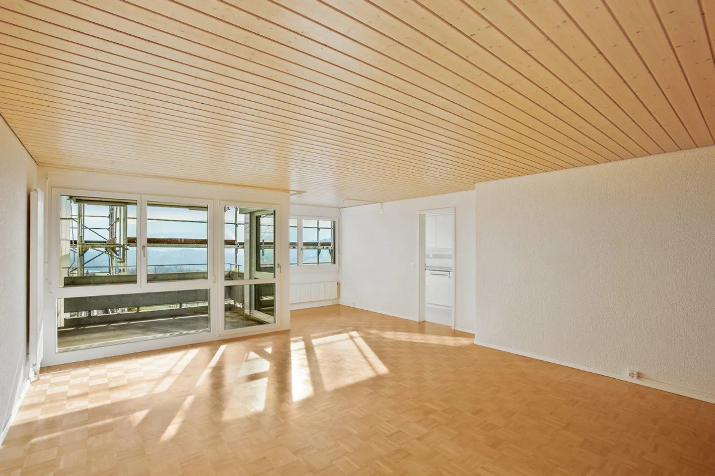 Wunderschöne 4,5-Zimmer-Wohnung mit Terrasse - Foto 3 von 9