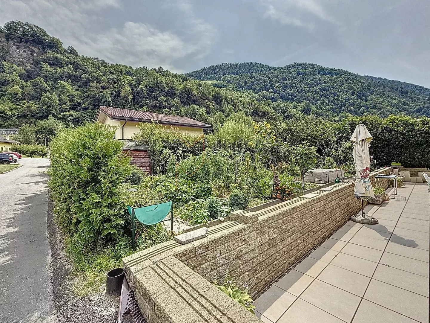 House in Aproz: Rare opportunity with large terrace and 1,200 m² plot - Photo 4 of 24